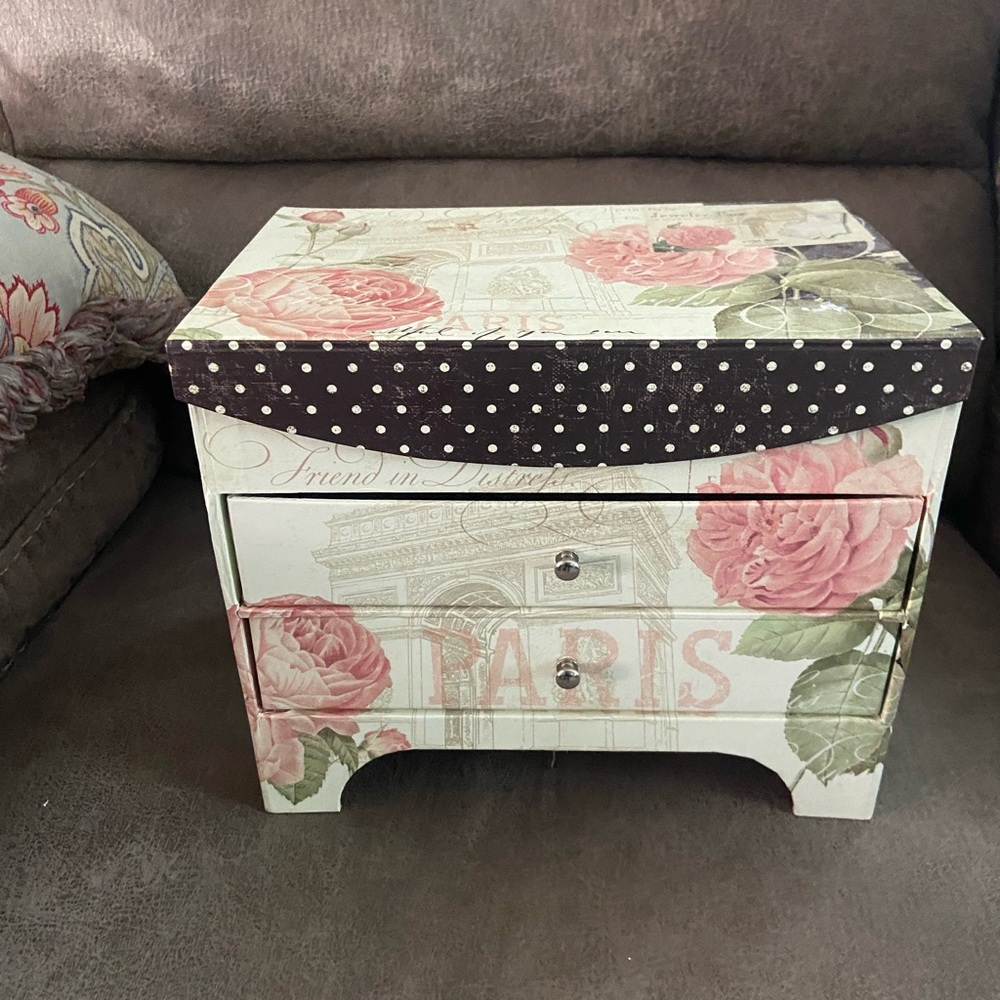 Pela studio wild Apple Floral Jewelry Box